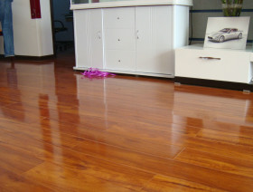 有關(guān)實(shí)木地板鋪設(shè)要點(diǎn)建議